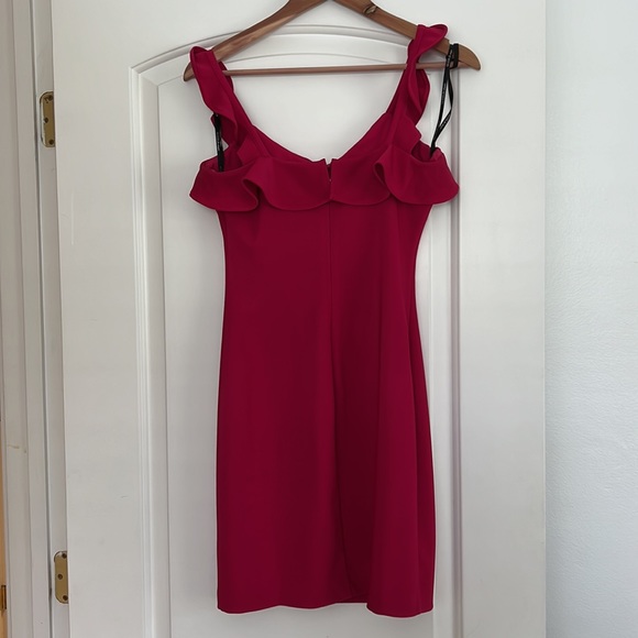 GUESS Ruffled Bodycon Dress - NWOT - Picture 6 of 8
